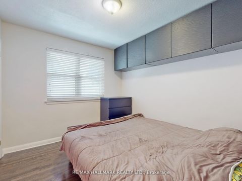 Photo 39 at 16 Dunboyne Court, Branson, Toronto