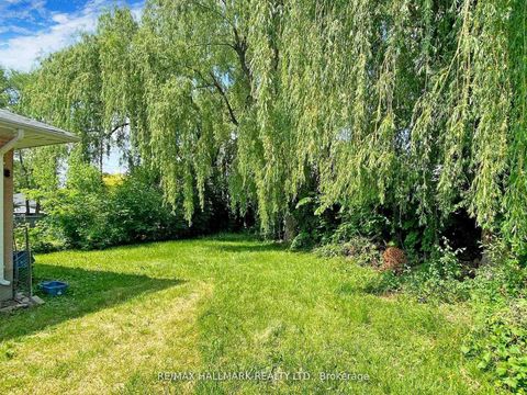 Photo 43 at 16 Dunboyne Court, Branson, Toronto