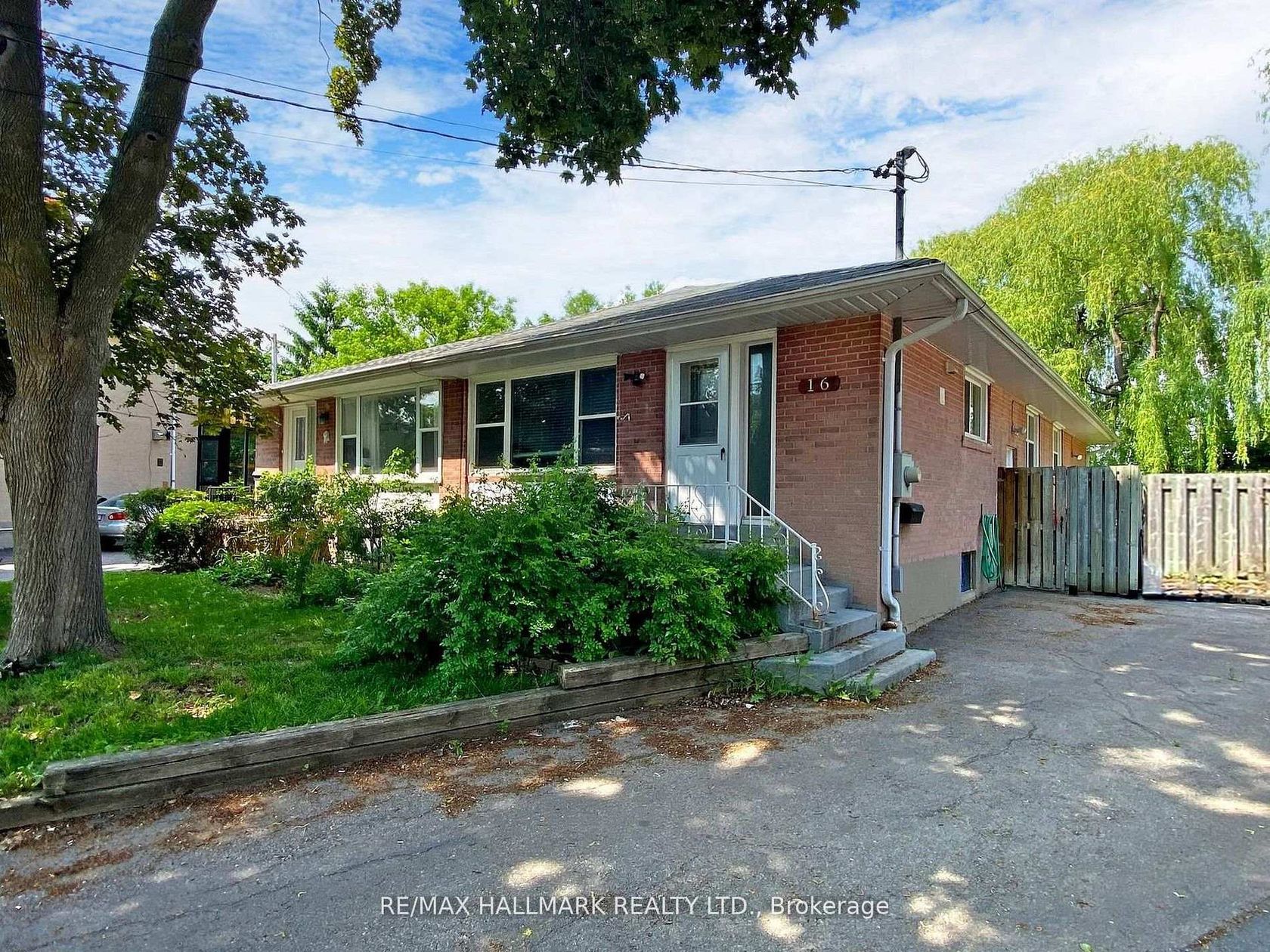 16 Dunboyne Court, Branson, Toronto 