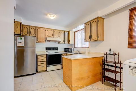 Photo 5 at 69 Castlebury Crescent, Steeles, Toronto