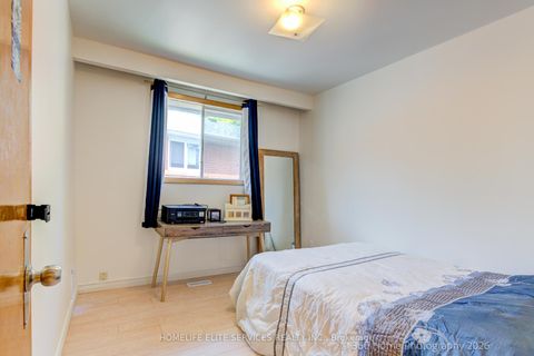 Photo 10 at 69 Castlebury Crescent, Steeles, Toronto