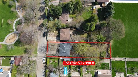 Photo 3 at 8 Fargo Avenue, Newtonbrook West, Toronto