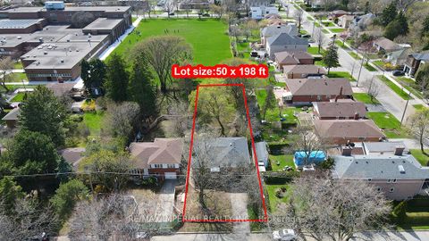 Photo 4 at 8 Fargo Avenue, Newtonbrook West, Toronto