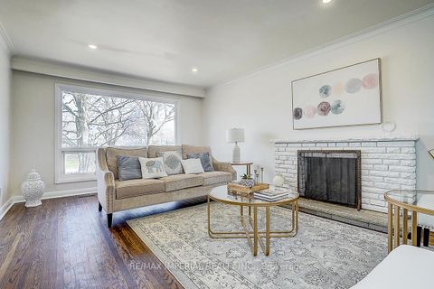 Photo 14 at 8 Fargo Avenue, Newtonbrook West, Toronto