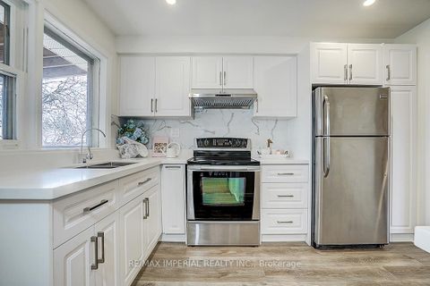 Photo 17 at 8 Fargo Avenue, Newtonbrook West, Toronto