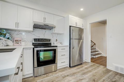 Photo 18 at 8 Fargo Avenue, Newtonbrook West, Toronto