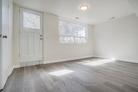Photo 35 at 8 Fargo Avenue, Newtonbrook West, Toronto