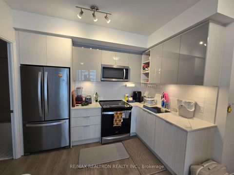 Photo 3 at 2120 - 50 Dunfield Avenue, Mount Pleasant West, Toronto
