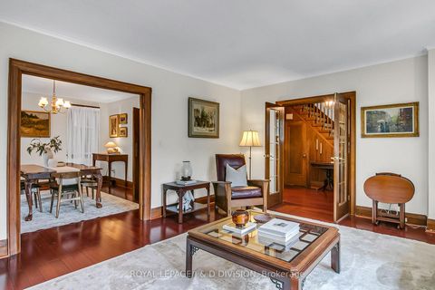 Photo 6 at 30 Chaplin Crescent, Eglinton, Toronto