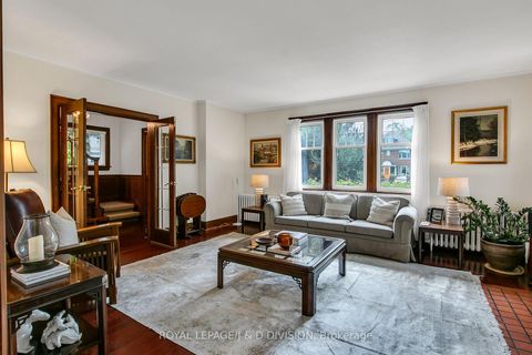 Photo 7 at 30 Chaplin Crescent, Eglinton, Toronto