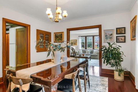 Photo 14 at 30 Chaplin Crescent, Eglinton, Toronto