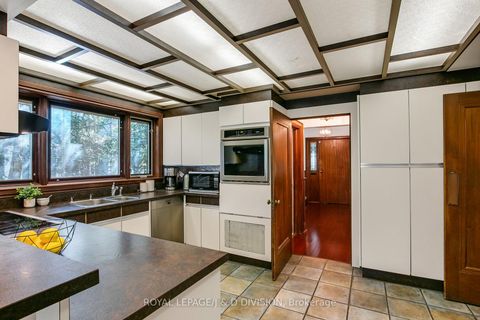 Photo 18 at 30 Chaplin Crescent, Eglinton, Toronto