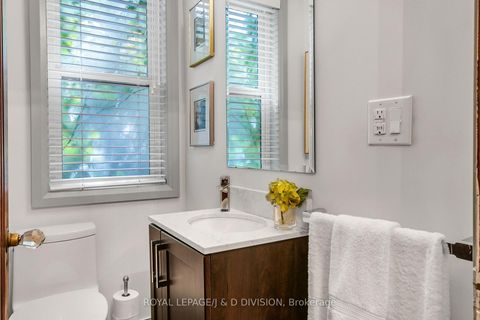 Photo 20 at 30 Chaplin Crescent, Eglinton, Toronto