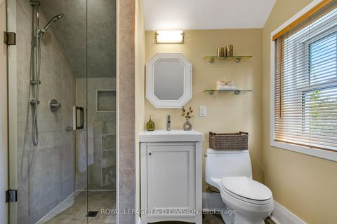 Photo 25 at 30 Chaplin Crescent, Eglinton, Toronto