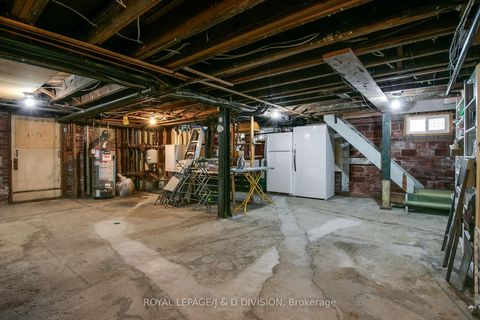 Photo 31 at 30 Chaplin Crescent, Eglinton, Toronto