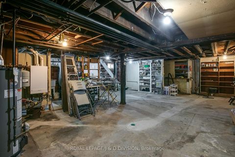 Photo 32 at 30 Chaplin Crescent, Eglinton, Toronto