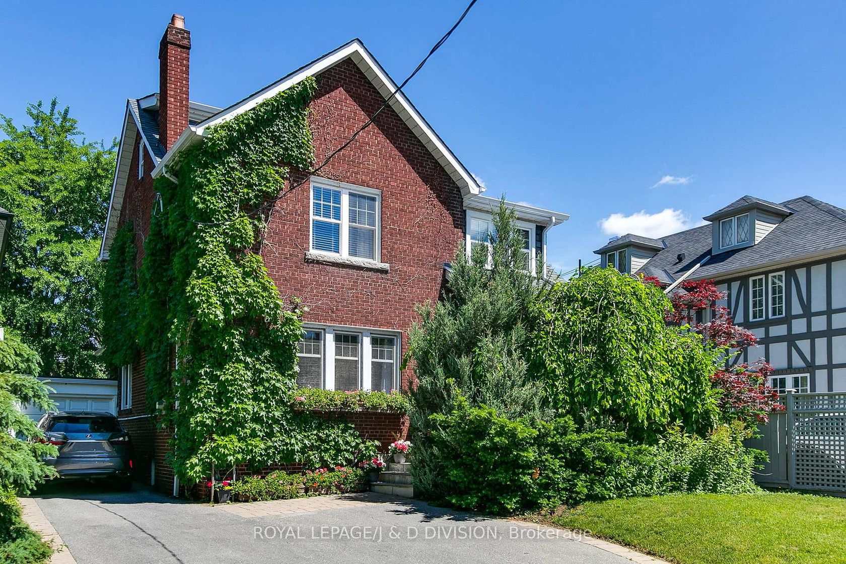 30 Chaplin Crescent, Eglinton, Toronto 