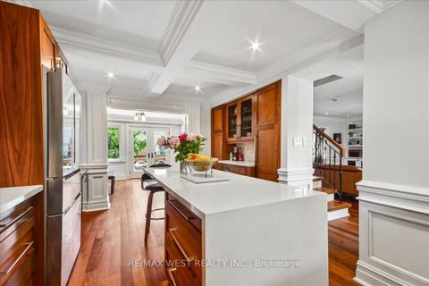 Photo 4 at 11 Hillcroft Drive, City Centre West, Toronto