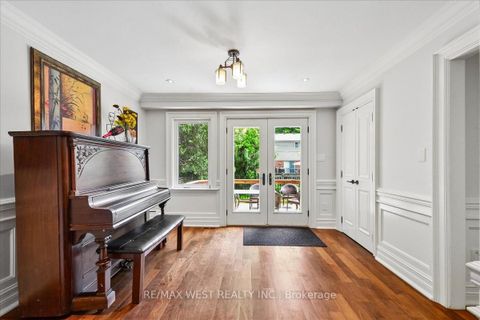 Photo 6 at 11 Hillcroft Drive, City Centre West, Toronto