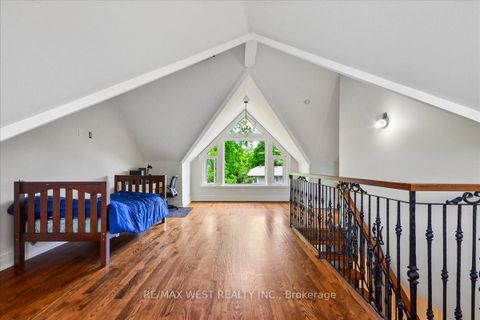 Photo 14 at 11 Hillcroft Drive, City Centre West, Toronto