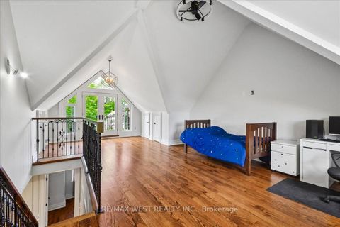 Photo 15 at 11 Hillcroft Drive, City Centre West, Toronto