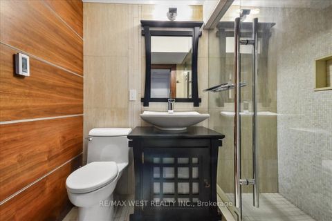 Photo 19 at 11 Hillcroft Drive, City Centre West, Toronto