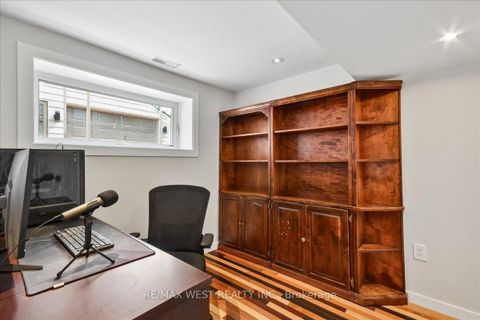 Photo 20 at 11 Hillcroft Drive, City Centre West, Toronto