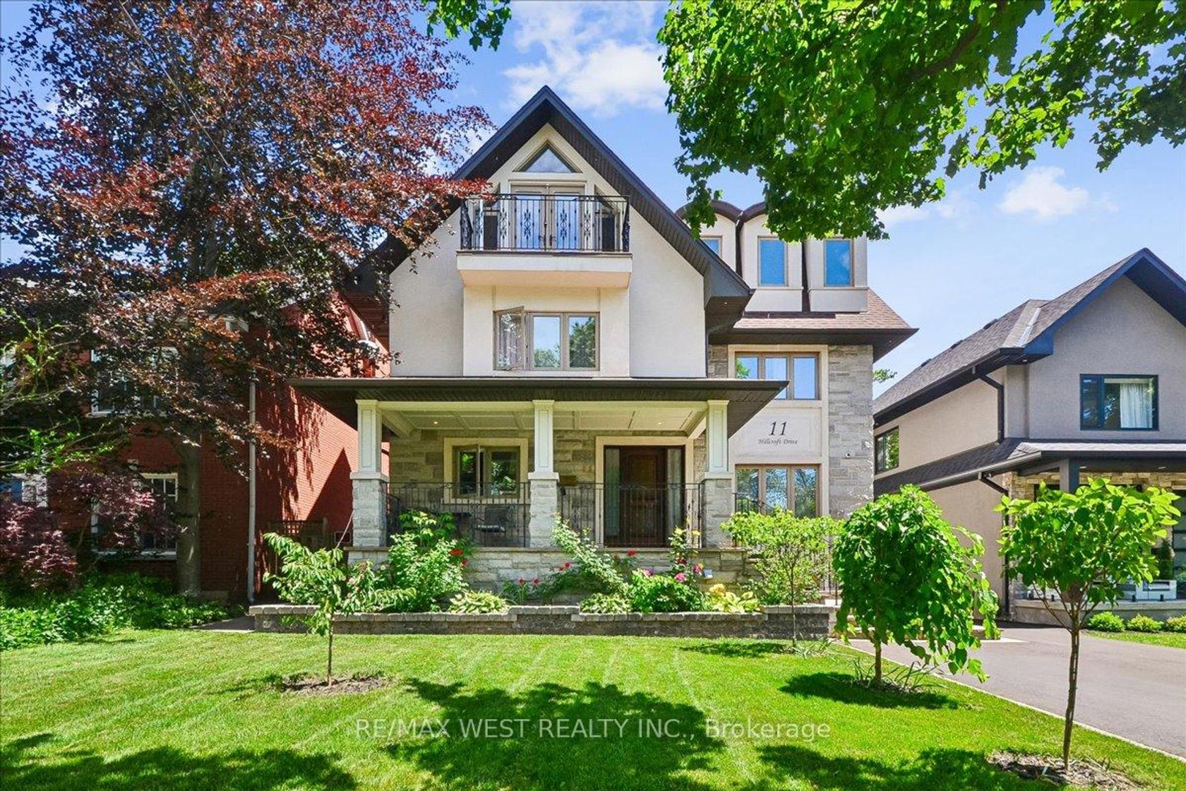 11 Hillcroft Drive, City Centre West, Toronto 