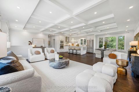 Photo 7 at 104 Waterloo Avenue, Bathurst Manor, Toronto