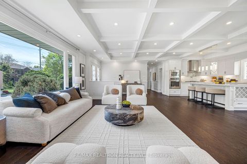 Photo 8 at 104 Waterloo Avenue, Bathurst Manor, Toronto