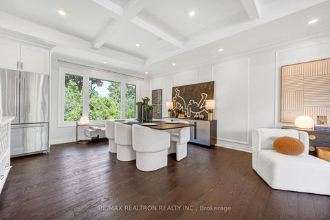 Photo 9 at 104 Waterloo Avenue, Bathurst Manor, Toronto