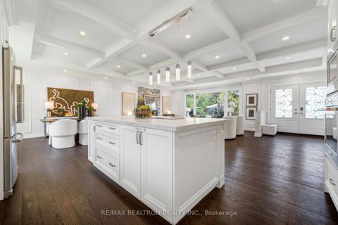 Photo 16 at 104 Waterloo Avenue, Bathurst Manor, Toronto