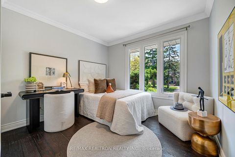 Photo 26 at 104 Waterloo Avenue, Bathurst Manor, Toronto