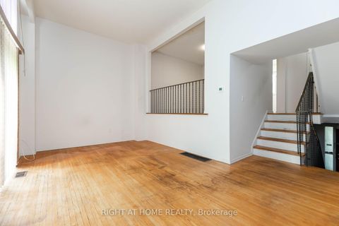 Photo 4 at 42 Vicora Linkway, Flemingdon Park, Toronto