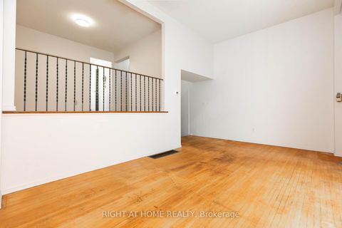 Photo 7 at 42 Vicora Linkway, Flemingdon Park, Toronto