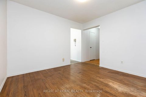 Photo 11 at 42 Vicora Linkway, Flemingdon Park, Toronto