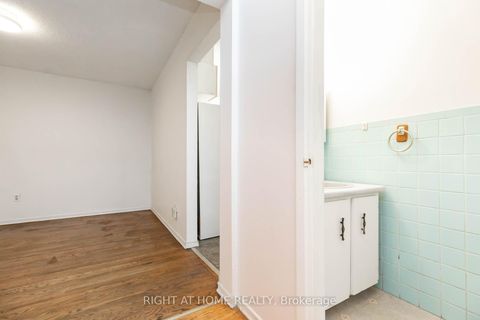 Photo 17 at 42 Vicora Linkway, Flemingdon Park, Toronto