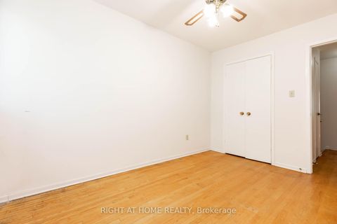 Photo 27 at 42 Vicora Linkway, Flemingdon Park, Toronto