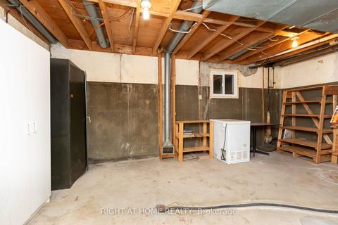 Photo 32 at 42 Vicora Linkway, Flemingdon Park, Toronto