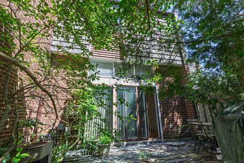 Photo 36 at 42 Vicora Linkway, Flemingdon Park, Toronto