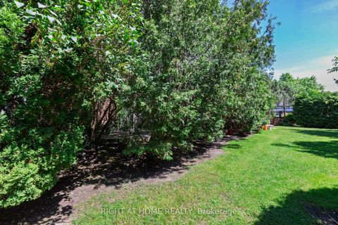 Photo 37 at 42 Vicora Linkway, Flemingdon Park, Toronto