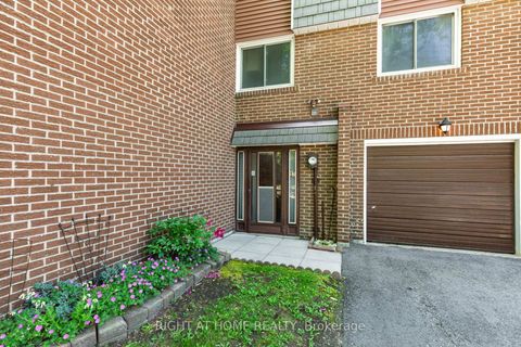Photo 38 at 42 Vicora Linkway, Flemingdon Park, Toronto