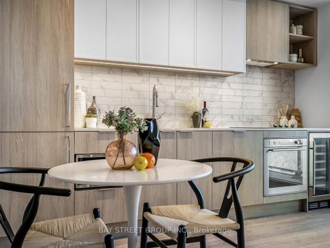 Photo 5 at 1908 - 2020 Bathurst Street, Cedarvale, Toronto
