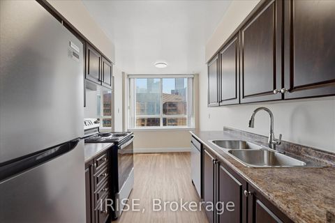 Photo 2 at 1913 - 633 Bay Street, Bay Street Corridor, Toronto