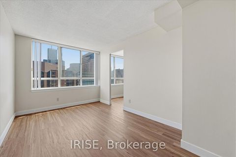 Photo 5 at 1913 - 633 Bay Street, Bay Street Corridor, Toronto