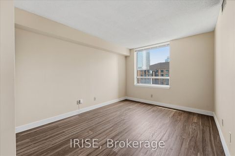 Photo 14 at 1913 - 633 Bay Street, Bay Street Corridor, Toronto