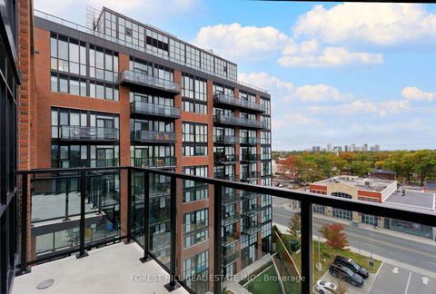 Photo 5 at 725 - 2300 ST CLAIR Avenue W, Junction Area, Toronto