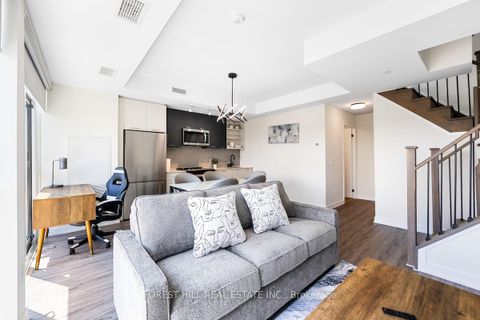 Photo 10 at 725 - 2300 ST CLAIR Avenue W, Junction Area, Toronto
