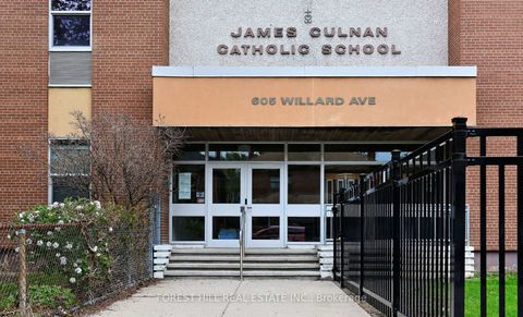 Photo 40 at 725 - 2300 ST CLAIR Avenue W, Junction Area, Toronto