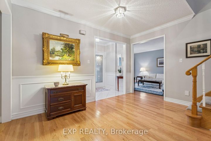 Photo 9 at 209 Nottingham Drive, CP College Park, Oakville
